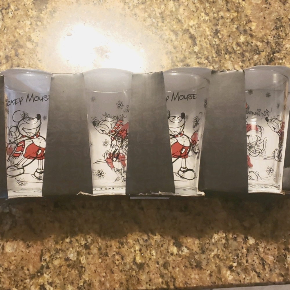 Set of 4 Mickey & Minnie Cups